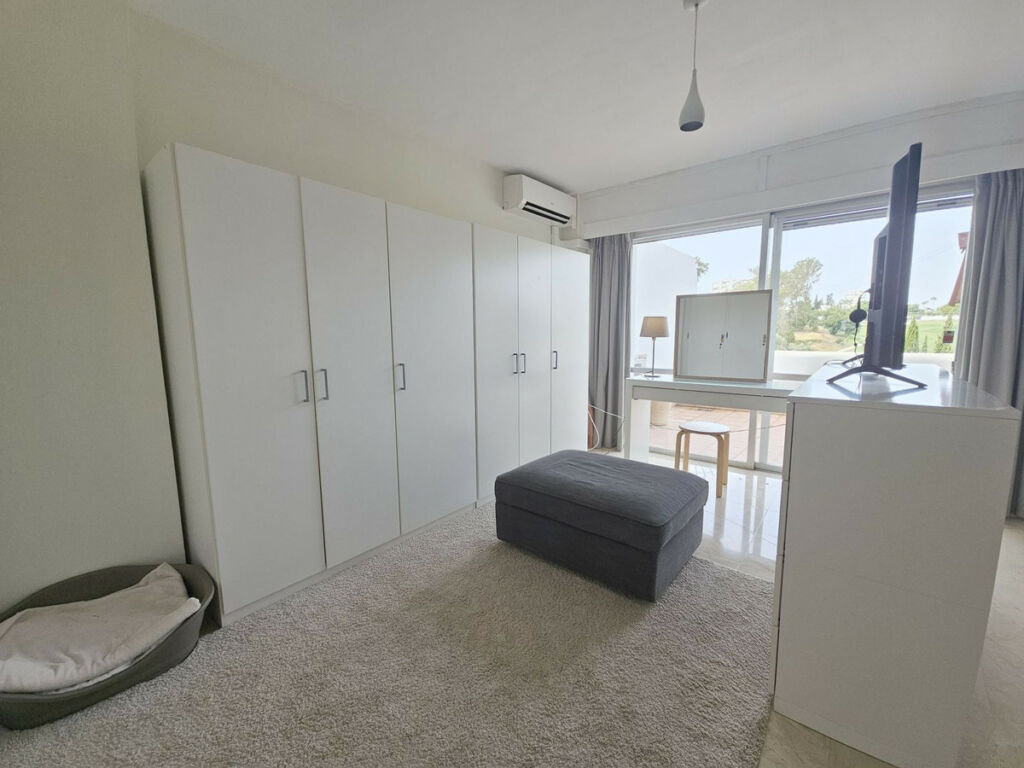 Middle Floor Apartment Guadalmina Alta Málaga - image 11
