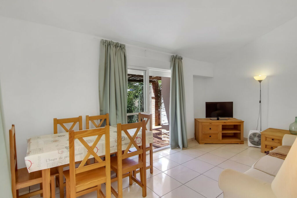 Semi-Detached House Cútar Málaga - image 11