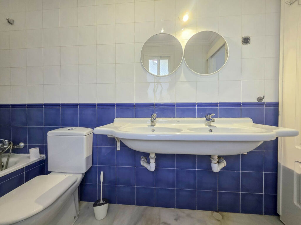 Duplex La Duquesa Málaga - image 11