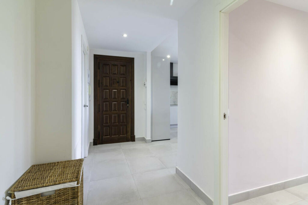 Middle Floor Apartment Los Flamingos Málaga - image 11