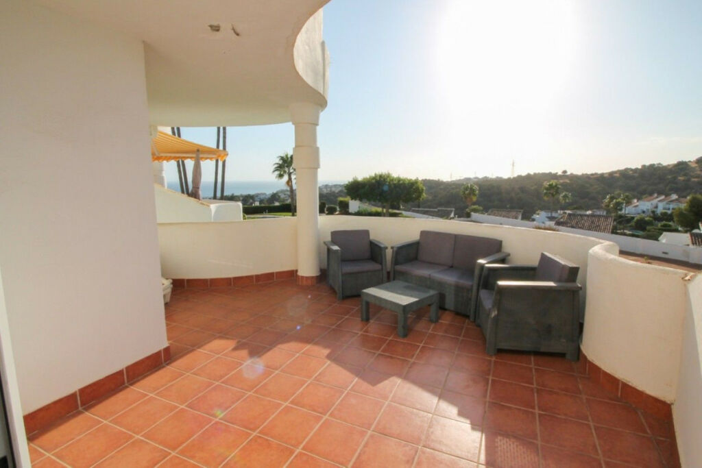 Middle Floor Apartment Calahonda Málaga - image 11