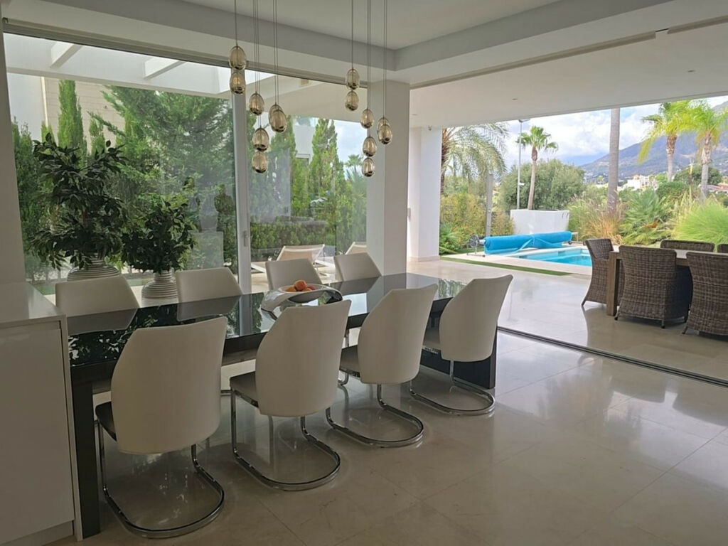 Detached Villa Río Real Málaga - image 10