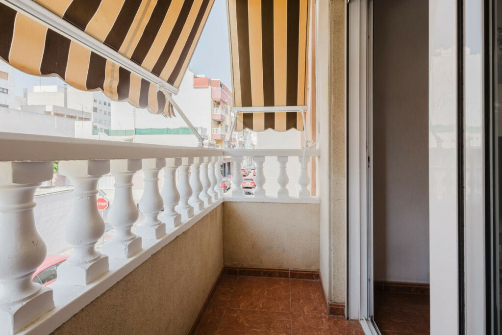 Middle Floor Apartment Torrevieja Alicante - image 11