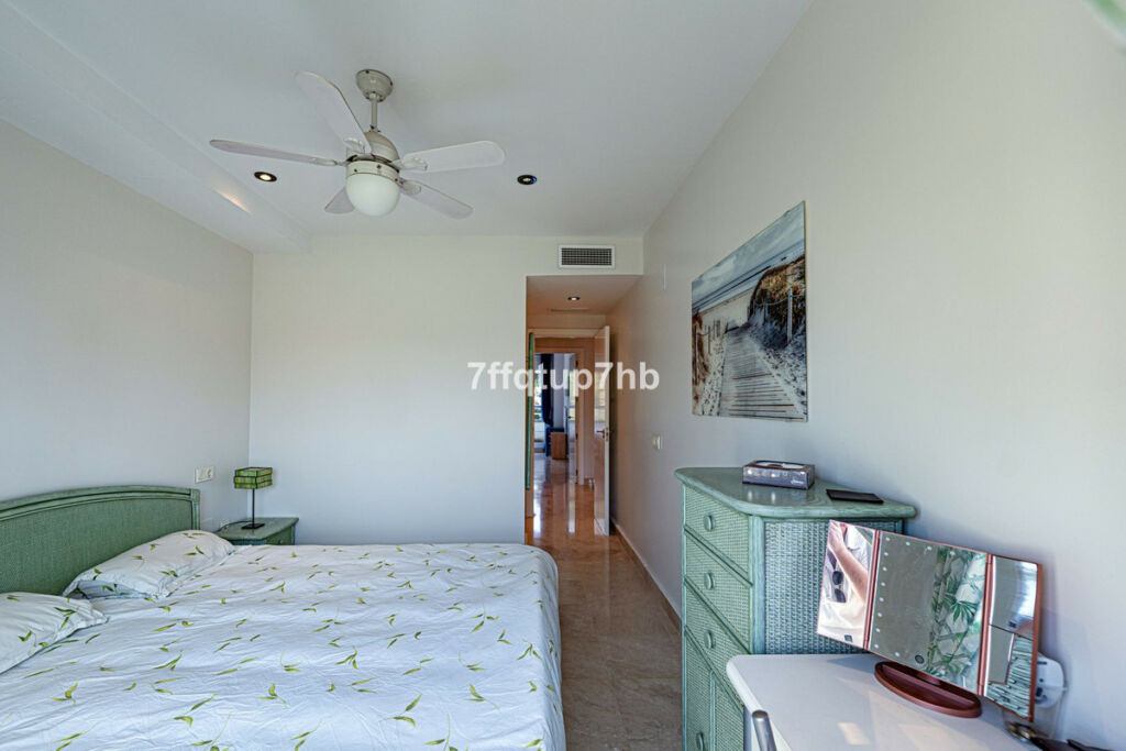 Middle Floor Apartment Estepona Málaga - image 11