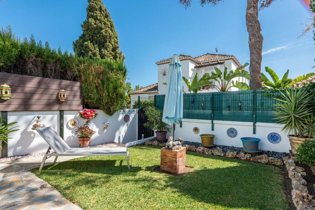 Semi-Detached House Benamara Málaga - image 11