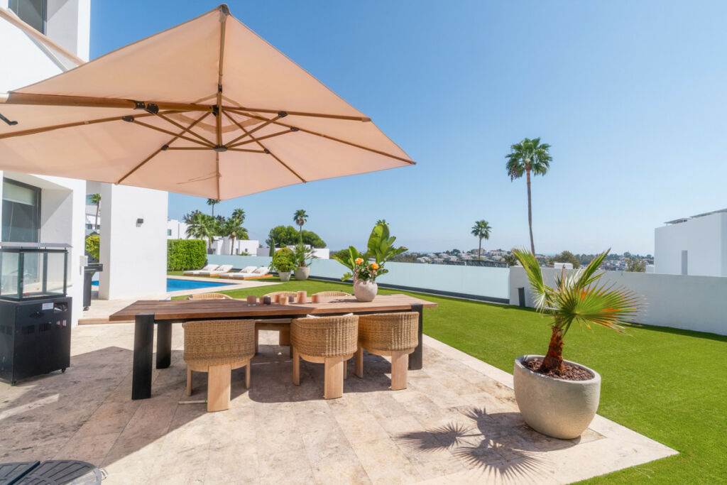 Detached Villa Benahavís Málaga - image 11