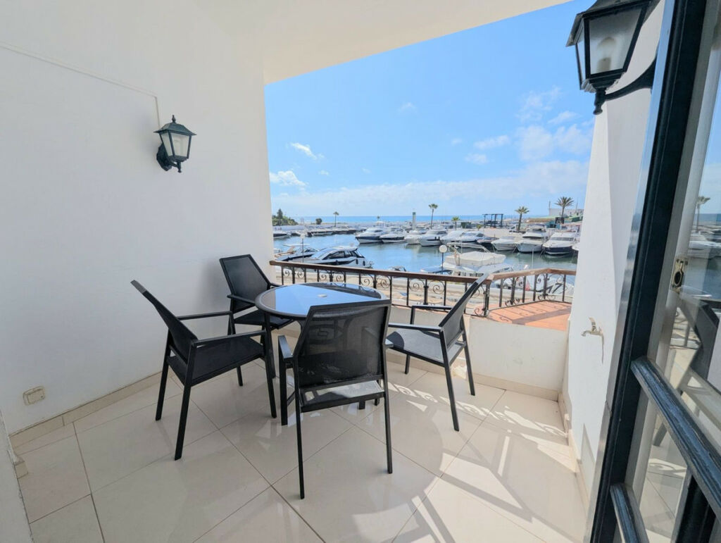 Middle Floor Apartment Puerto de Cabopino Málaga - image 11