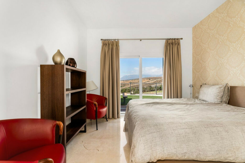 Ground Floor Apartment El Paraiso Málaga - image 11