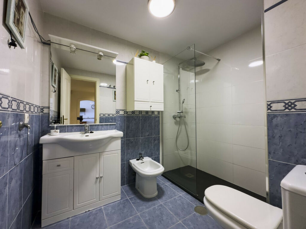 Middle Floor Apartment Manilva Málaga - image 11
