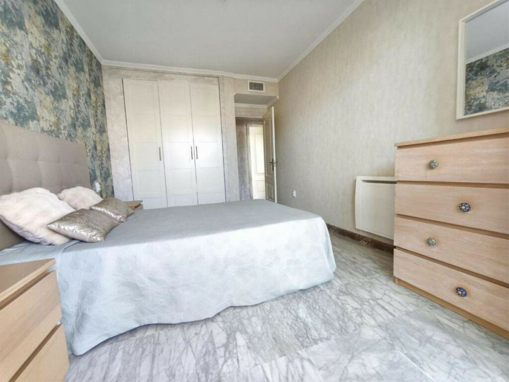 Penthouse Nueva Andalucía Málaga - image 11