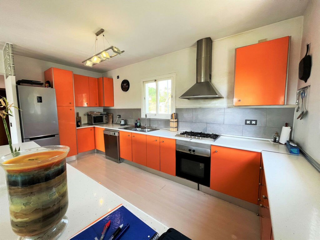 Detached Villa Estepona Málaga - image 11