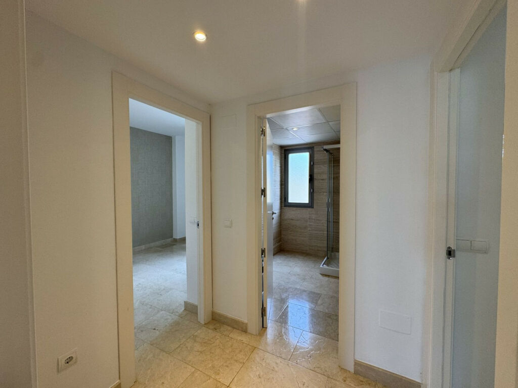 Ground Floor Apartment Atalaya Málaga - image 11