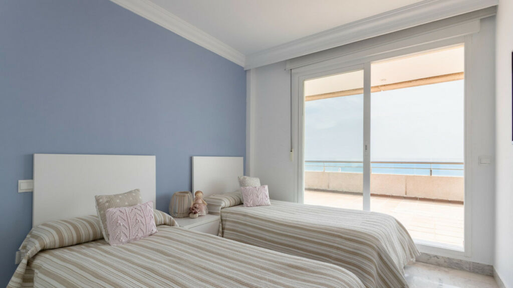 Penthouse Puerto Banús Málaga - image 11