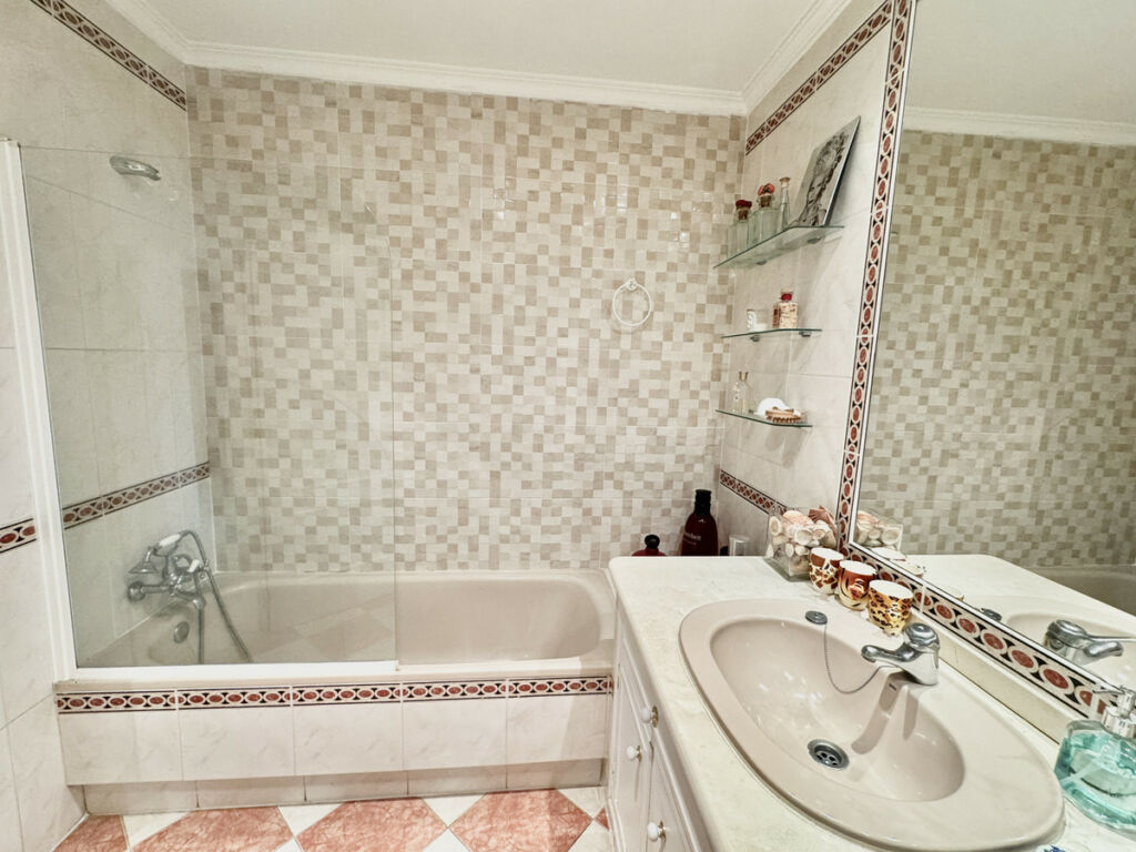 Detached Villa San Pedro de Alcántara Málaga - image 11