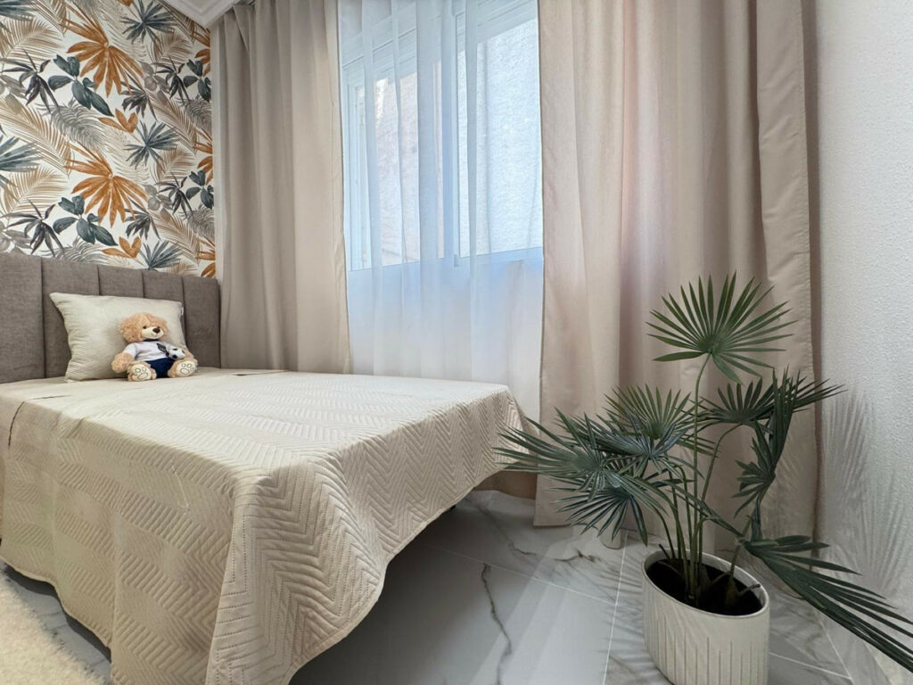 Middle Floor Apartment Torrevieja Alicante - image 11