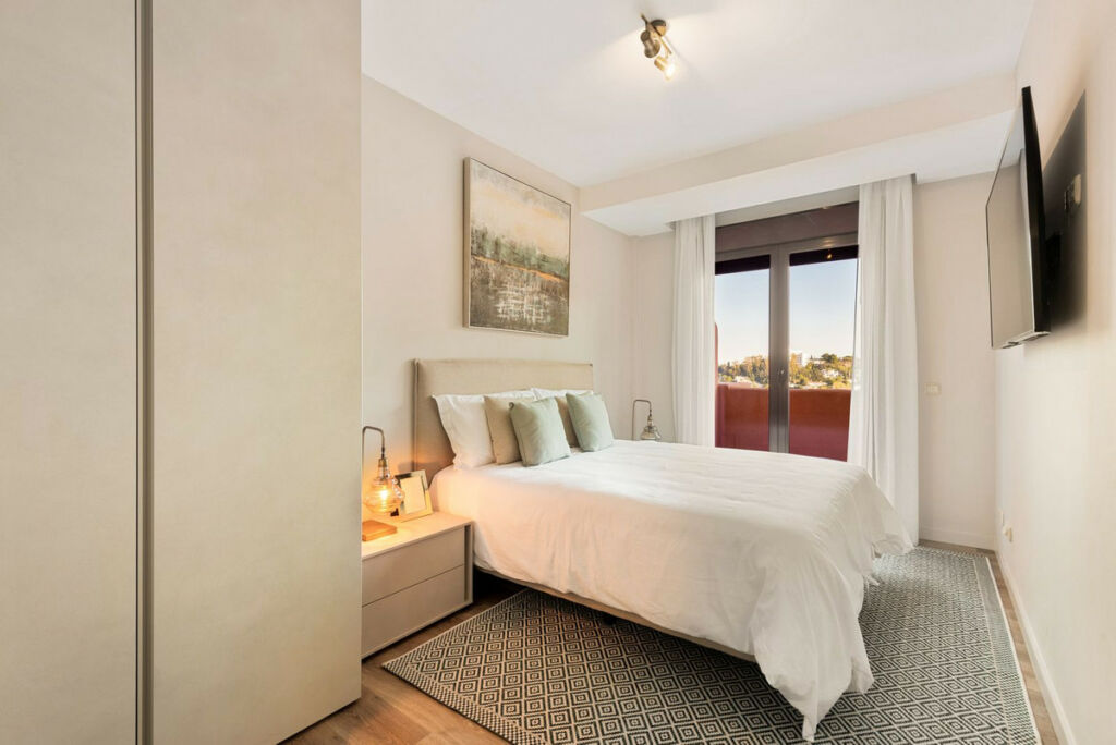 Middle Floor Apartment Benahavís Málaga - image 10