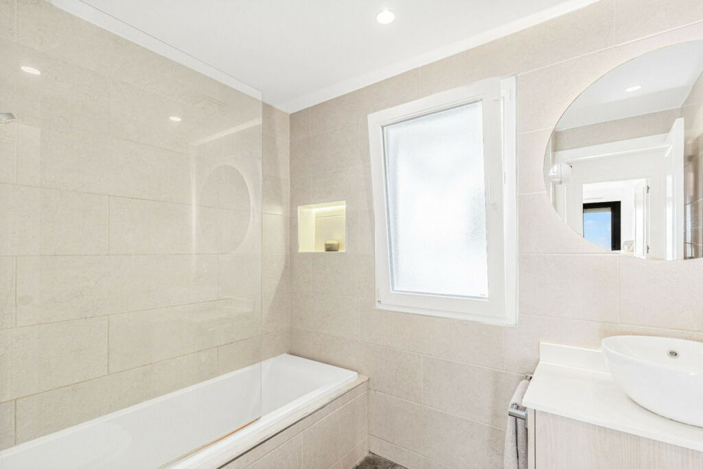 Townhouse Manilva Málaga - image 11