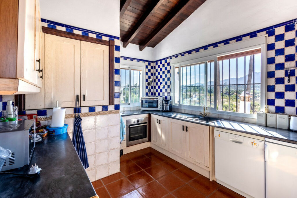 Detached Villa Alhaurín el Grande Málaga - image 11