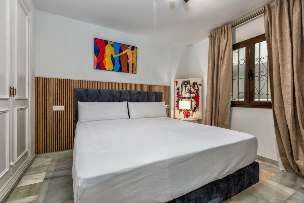 Middle Floor Apartment Puerto Banús Málaga - image 11