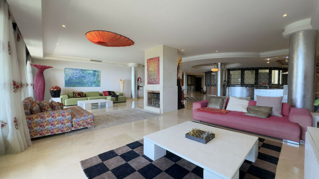 Middle Floor Apartment Puerto Banús Málaga - image 11