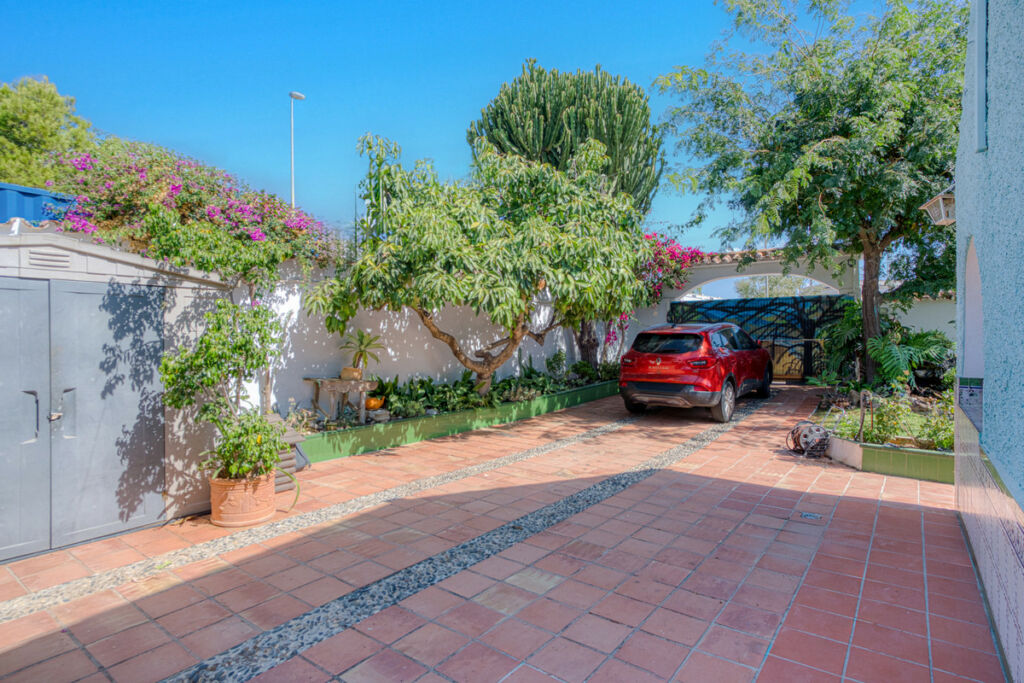 Detached Villa Marbella Málaga - image 12