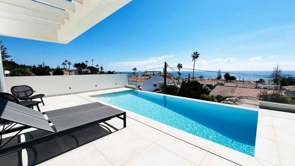 Detached Villa El Chaparral Málaga - image 11
