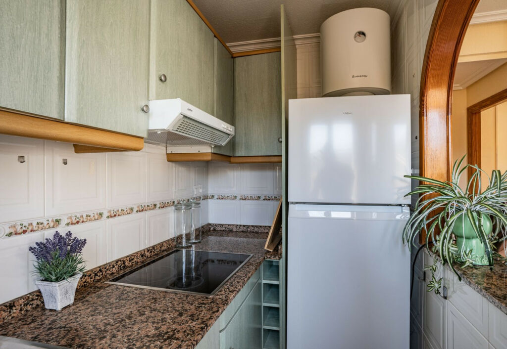 Middle Floor Apartment Torrevieja Alicante - image 11