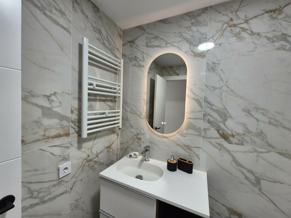 Middle Floor Apartment Torrevieja Alicante - image 11