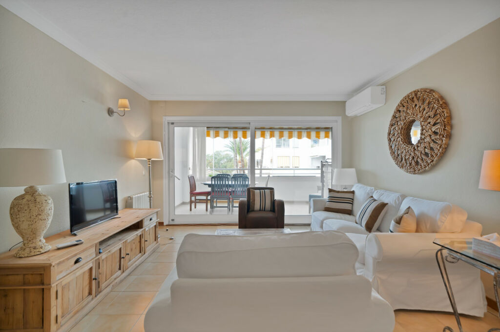 Middle Floor Apartment Estepona Málaga - image 11