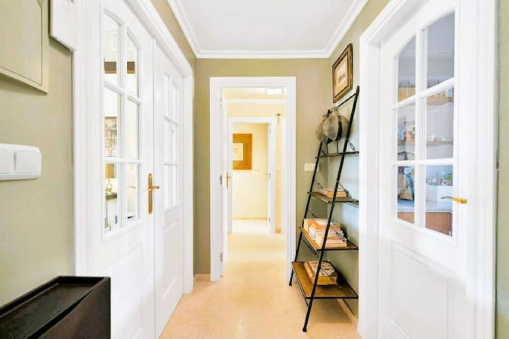 Middle Floor Apartment Elviria Málaga - image 11