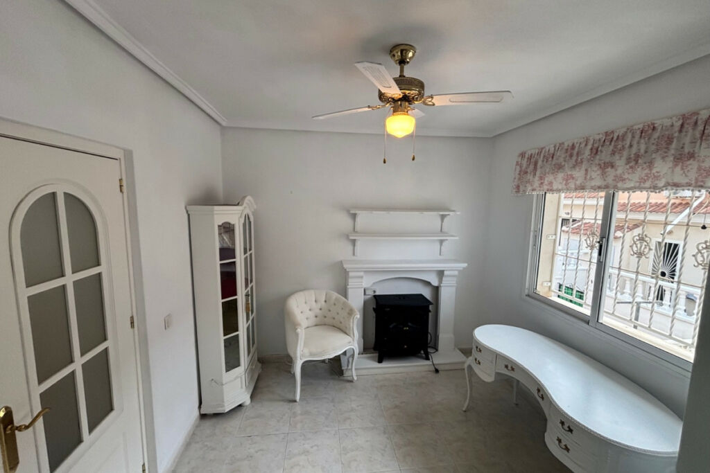 Townhouse Benijofar Alicante - image 11