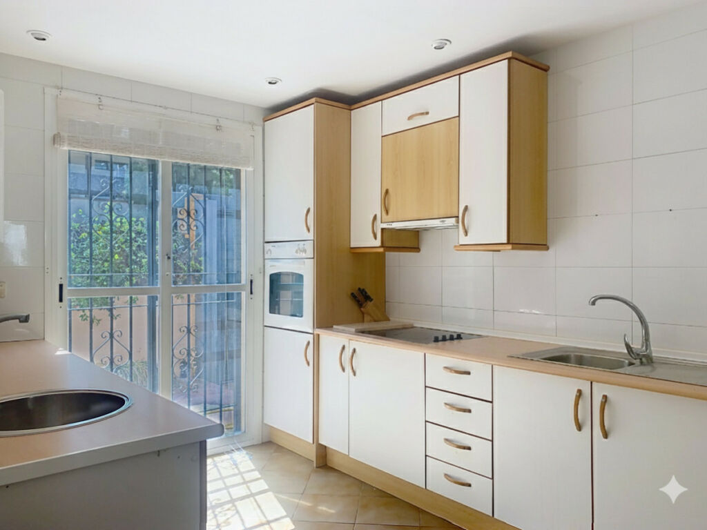 Semi-Detached House Guadalmina Alta Málaga - image 11