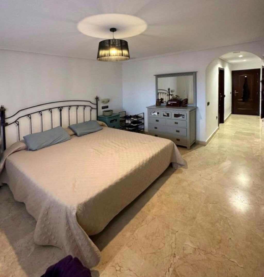 Ground Floor Apartment Elviria Málaga - image 11