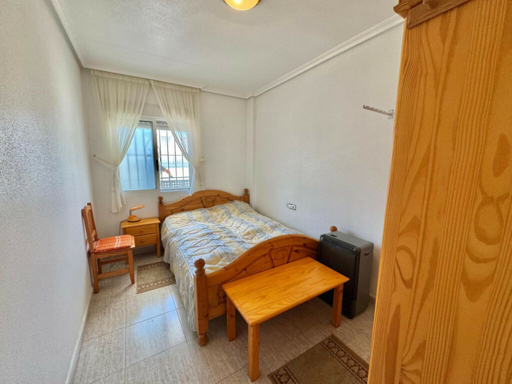 Middle Floor Apartment Almoradi Alicante - image 11