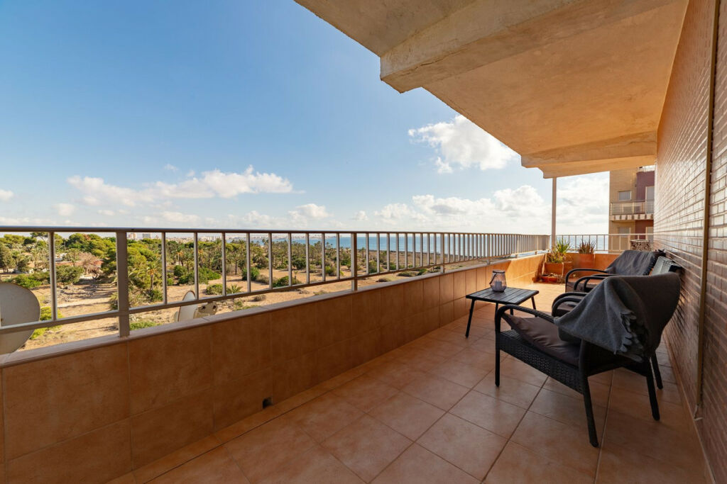 Middle Floor Apartment Punta Prima Alicante - image 11