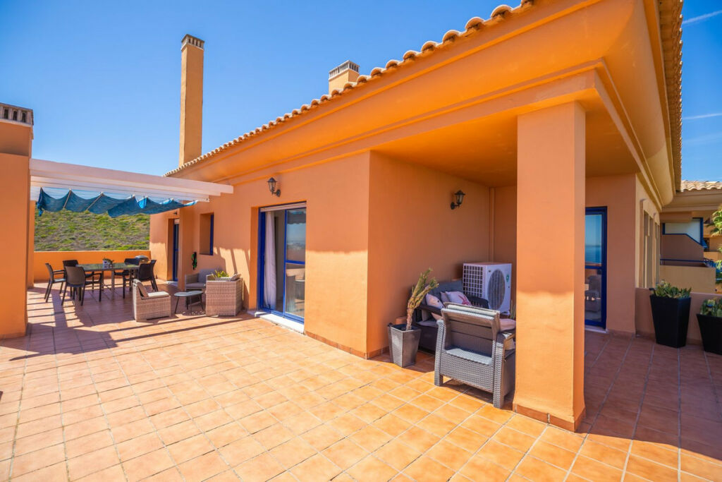 Penthouse La Duquesa Málaga - image 11