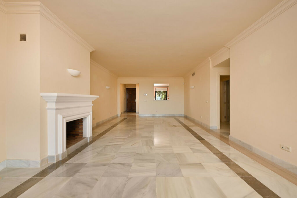 Middle Floor Apartment Benahavís Málaga - image 12