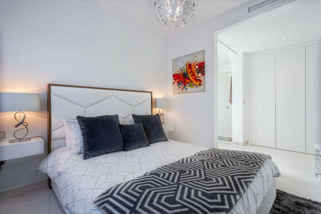 Middle Floor Apartment Estepona Málaga - image 26