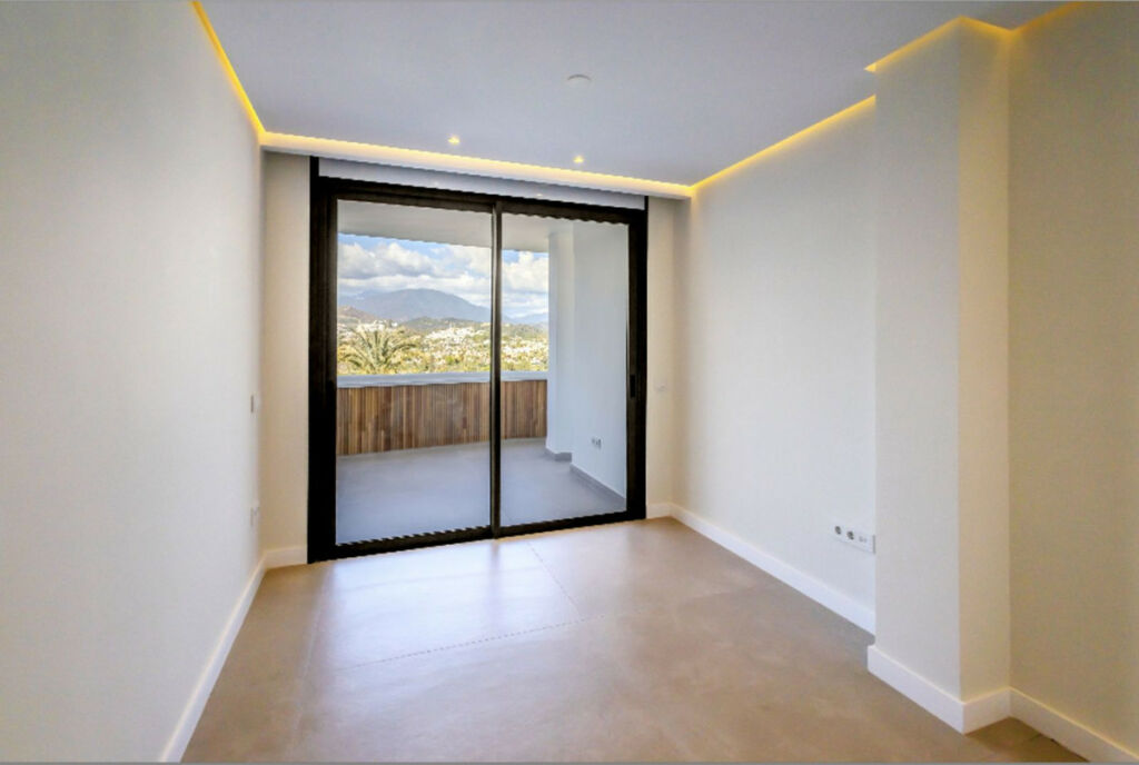 Penthouse Nueva Andalucía Málaga - image 11