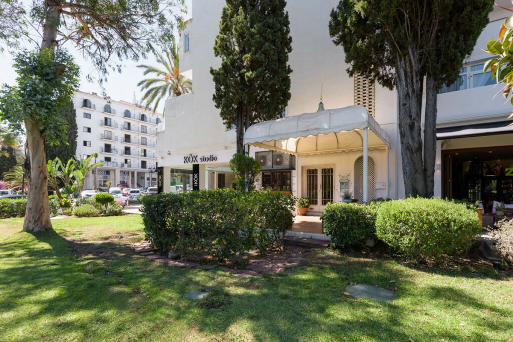 Townhouse Nueva Andalucía Málaga - image 11