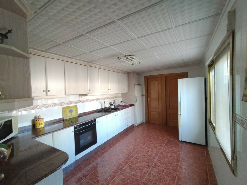 Detached Villa Elda Alicante - image 11