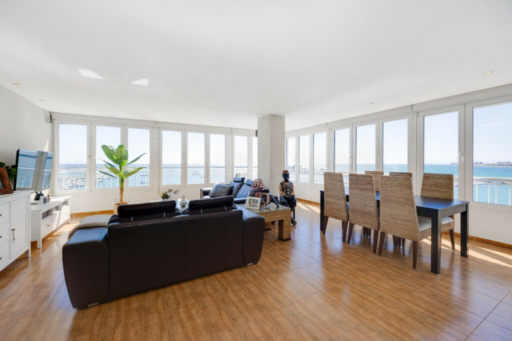 Middle Floor Apartment Torrevieja Alicante - image 11