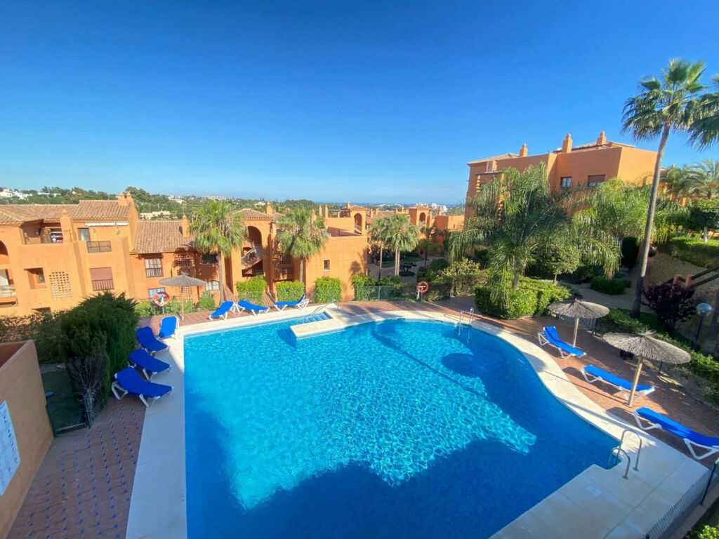Middle Floor Apartment Benahavís Málaga - image 11