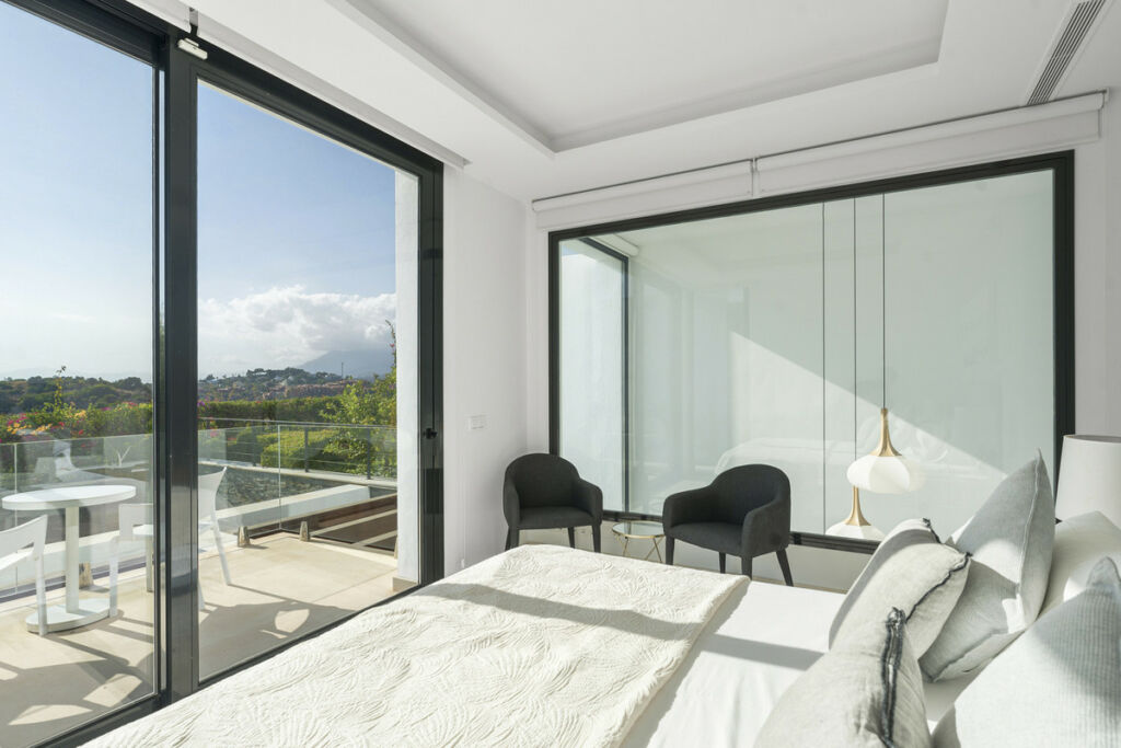 Semi-Detached House Cabopino Málaga - image 12
