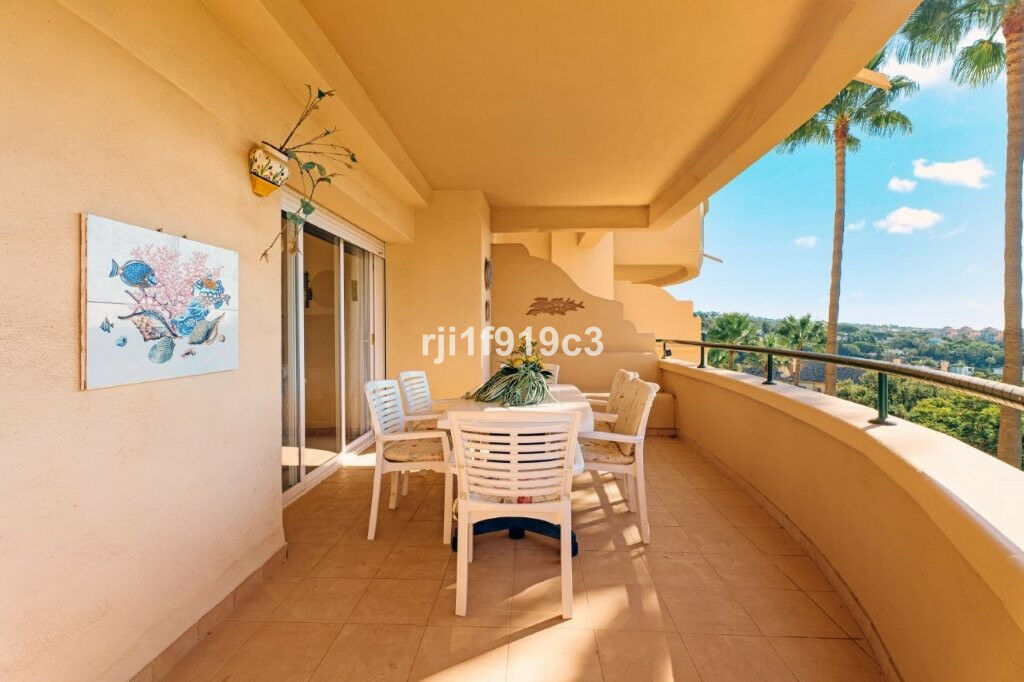 Middle Floor Apartment Elviria Málaga - image 12