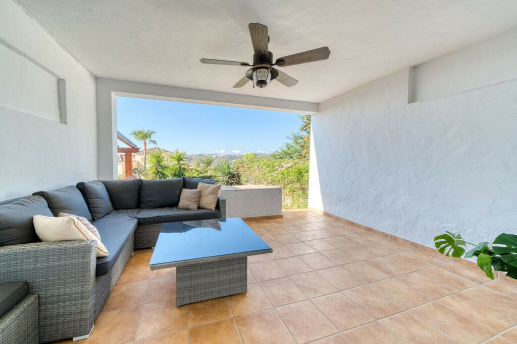 Townhouse La Duquesa Málaga - image 12