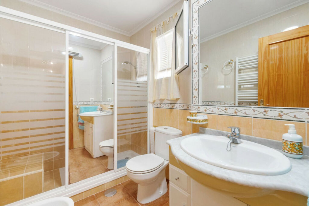 Middle Floor Apartment Campoamor Alicante - image 12