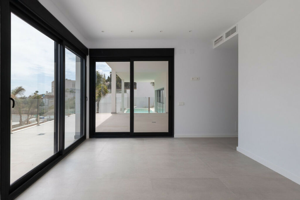Detached Villa Elviria Málaga - image 12