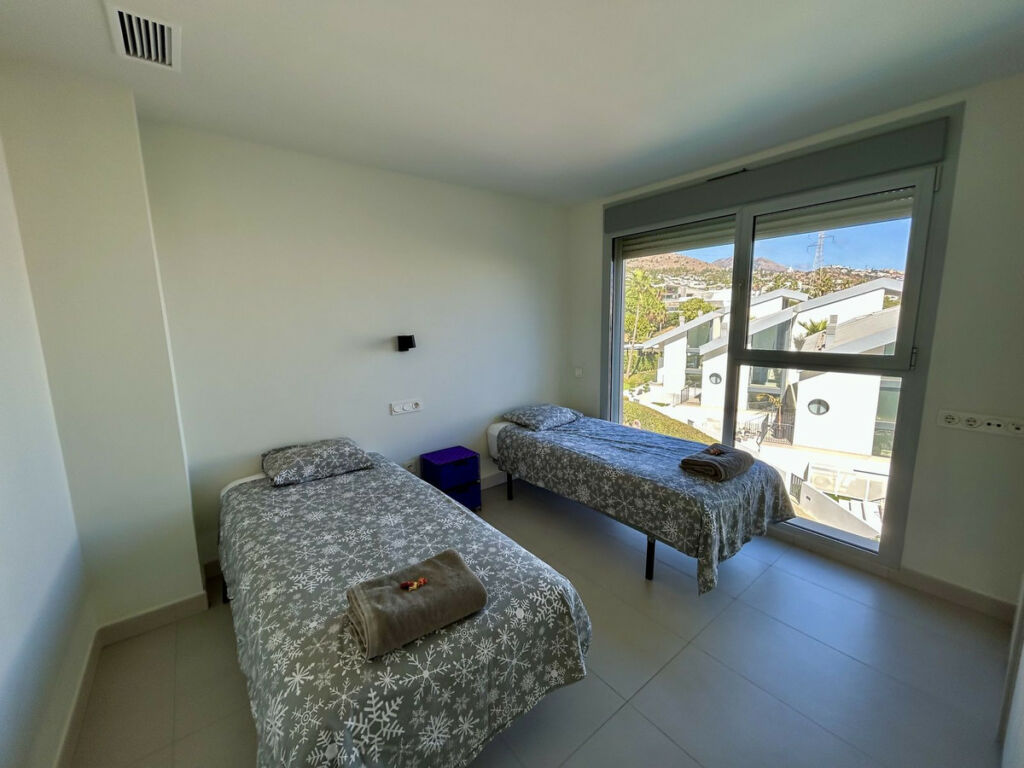 Middle Floor Apartment Fuengirola Málaga - image 12