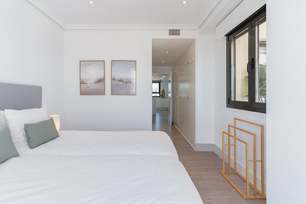 Middle Floor Apartment Estepona Málaga - image 12